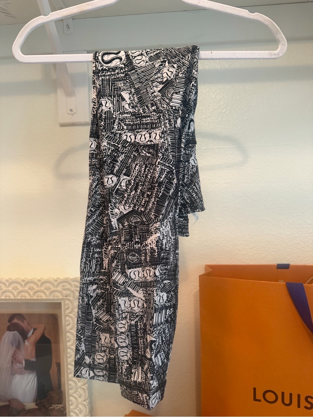 Lululemon wunder train high rise legging in alpine white black graffiti